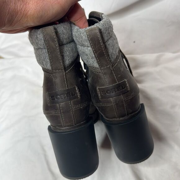 Sorel Gray and Brown Blake Lace Up Heeled Ankle Booties. Size 7.5. - Picture 6 of 9